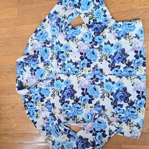 ADONNA BRAND WOMEN'S BLUE AND WHITE FLORAL FLANNEL 2 PIECE PAJAMA SET XL